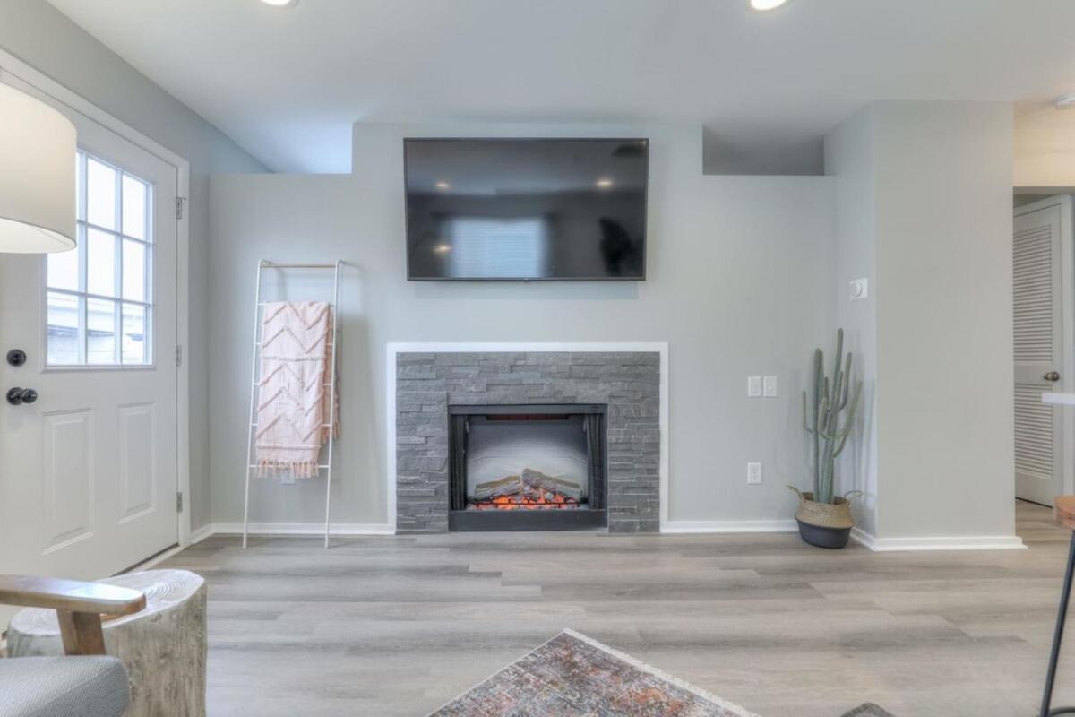 Walk To Broadway Riverfront Condo With Pool Нэшвилл Экстерьер фото
