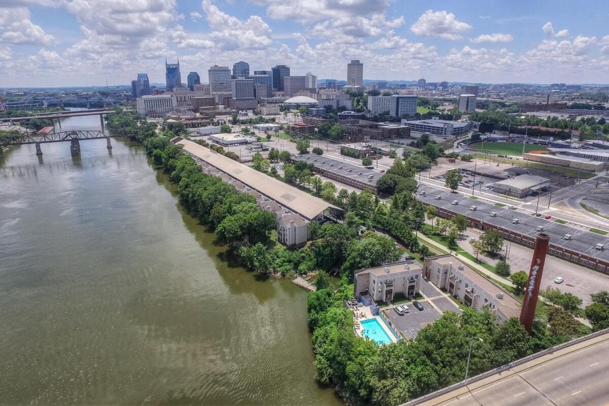 Walk To Broadway Riverfront Condo With Pool Нэшвилл Экстерьер фото