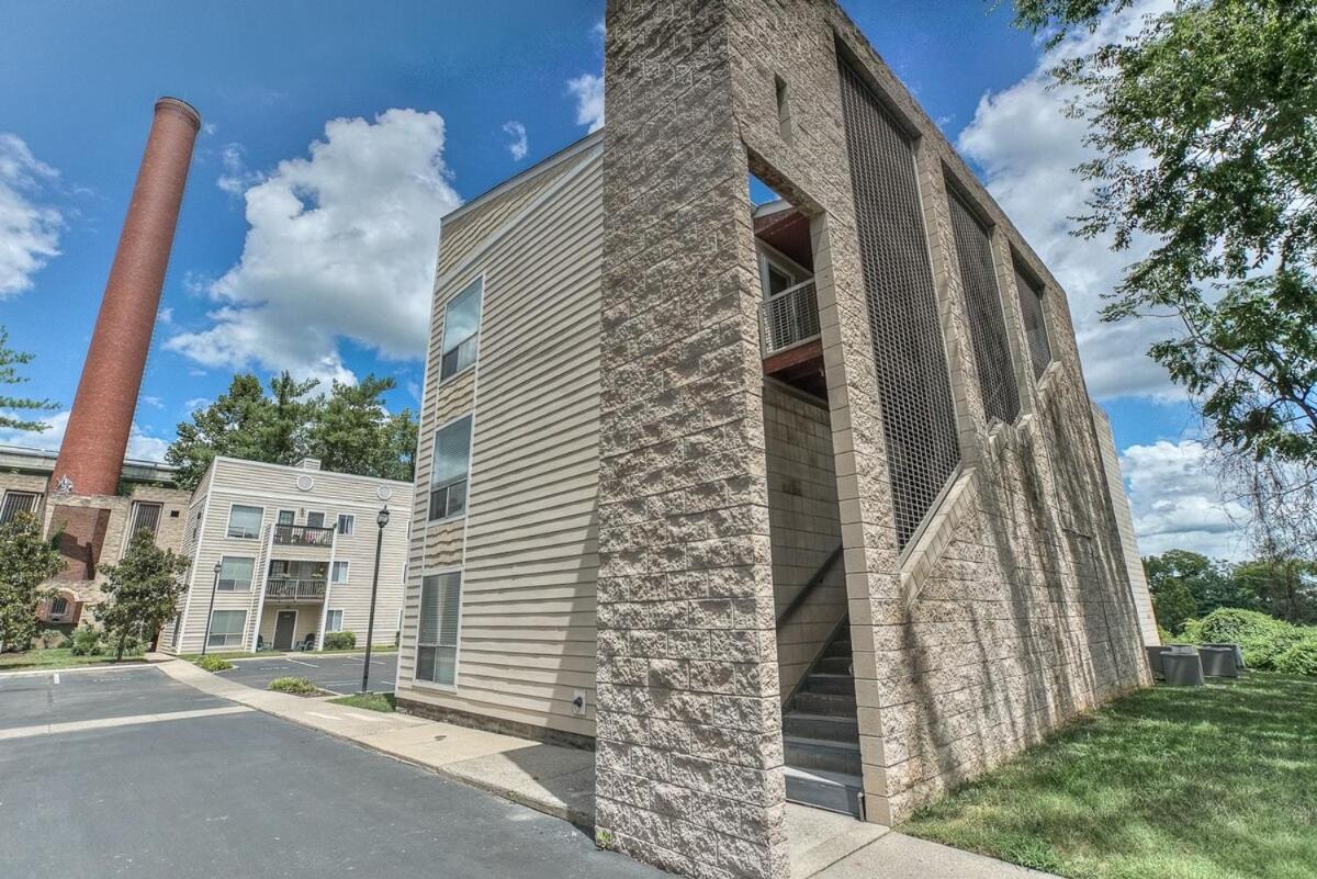 Walk To Broadway Riverfront Condo With Pool Нэшвилл Экстерьер фото