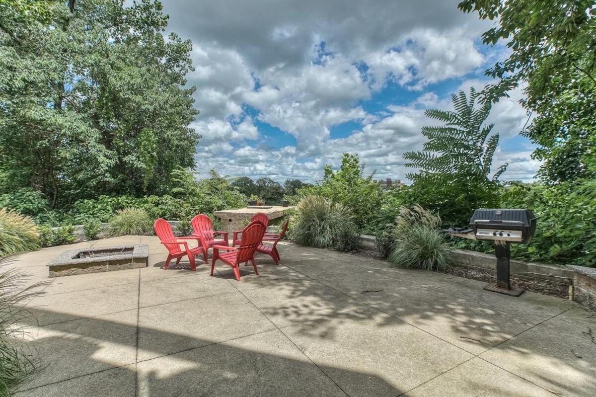 Walk To Broadway Riverfront Condo With Pool Нэшвилл Экстерьер фото